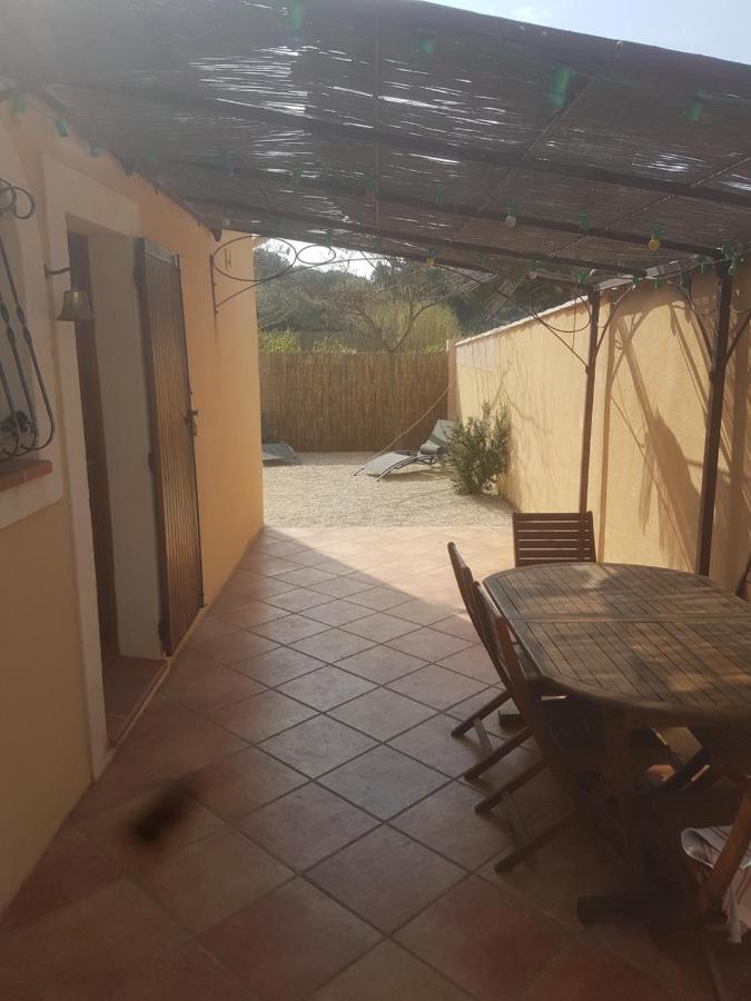 Maison Bord De *